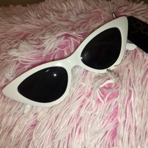 ☯️ NEVER BEEN WORN VINTAGE TUXEDO SHADES☯️